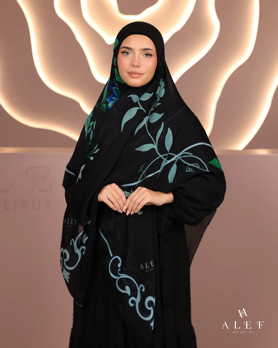 Artisana, Pure silk écharpe, Green on black