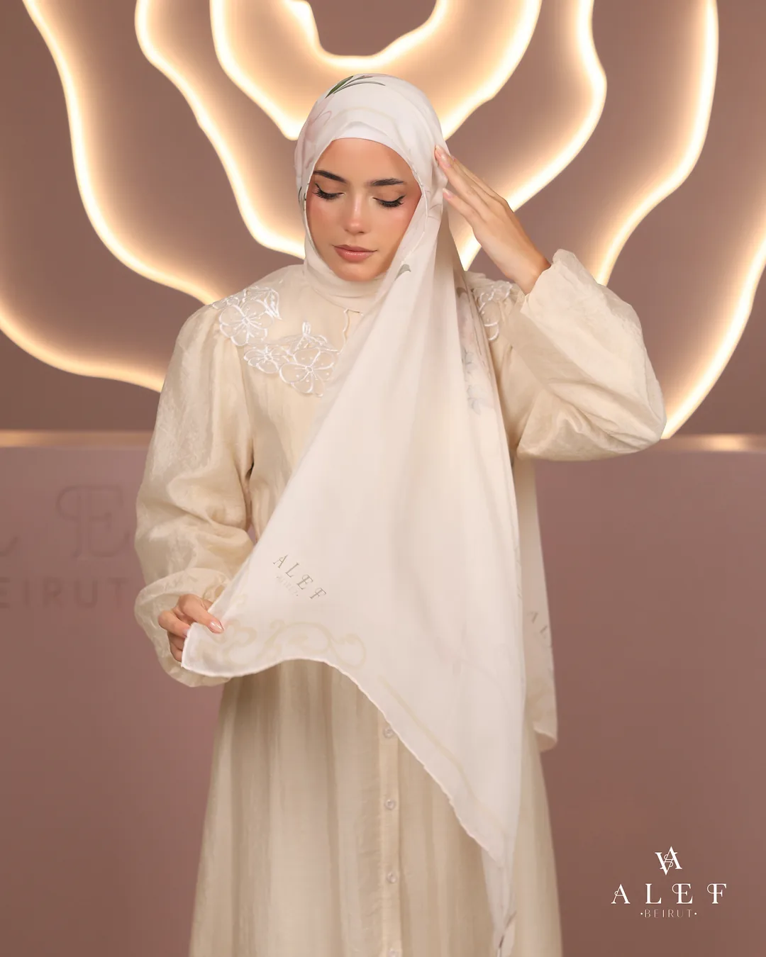 Artisana, Pure silk mandil, White